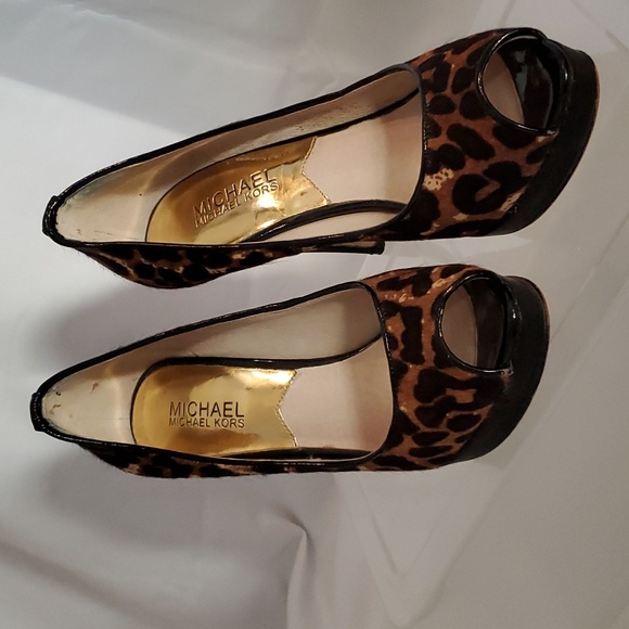 MICHAEL KORS haircalf leopard print platform heels 5.5 - Picture 2 of 13